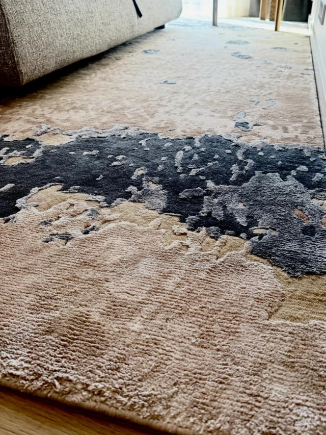 Kalaranna Home 🩵

No.14 | Pic @karrrlk 

Furniture | @arhainteriors 
Kitchen and wardrobes | @schmidt.estonia

_______//_______________________
#estonianhome #interiordesign #sisearhitektuur #turnkeyprojects #sisekujundaja eestikodu beautifulhomes sisearhitekt homedesign interiorandhome furniture homeinspofurnituredesign interiorarchitectureinterior123 kodu sisekujundus eritellimusmööbel interjöör sisustus kodukujundus moderninterior interiordesigner interior interior_and_living